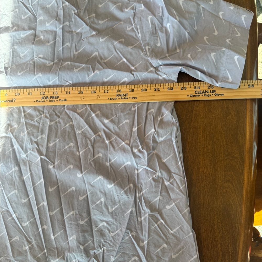 Nike Gray Short-Sleeve Button-Up with White Swoosh Print - Picture 6 of 7